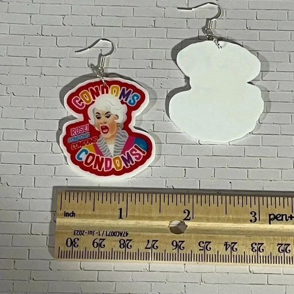 The Golden Girls Dorothy Zbornak Earrings - Picture 4 of 5